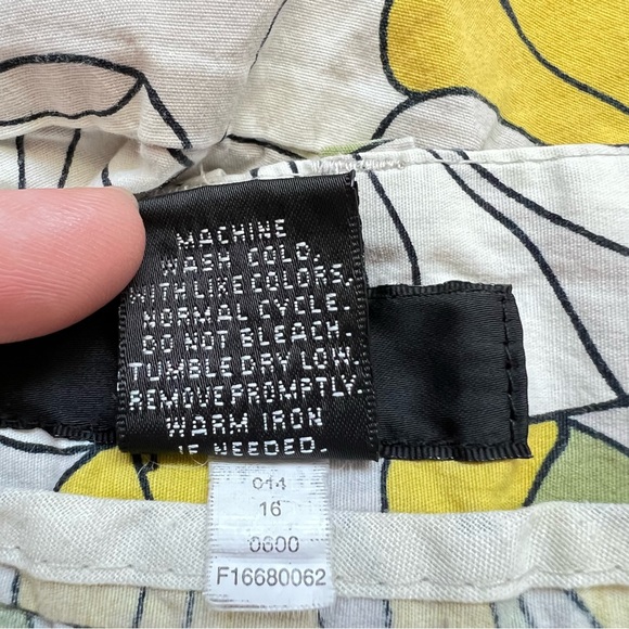 Mossimo Retro Yellow & Green Floral Print Stretchy Shorts, Size 16 - Picture 4 of 9